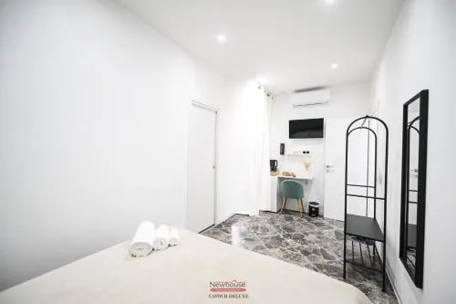 Newhouse CAVOUR Deluxe photo 15