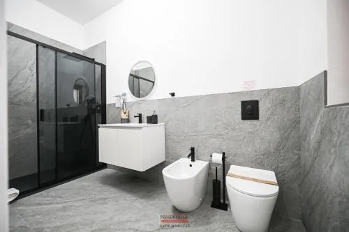 Newhouse CAVOUR Deluxe photo 27