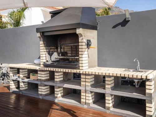 Villa Diana- Jacuzzi, Heated Pool & BBQ