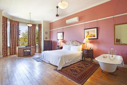 Gallery image of Medindi Manor in Cape Town