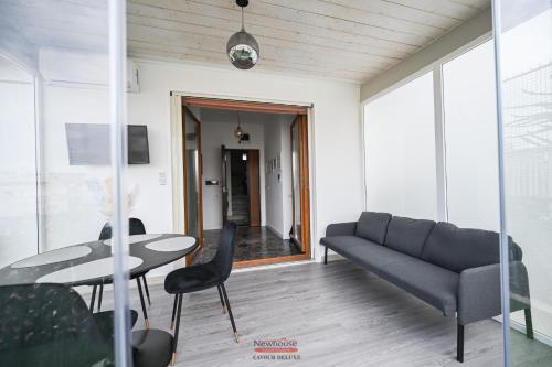 Newhouse CAVOUR Deluxe photo 90