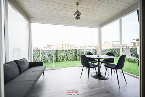 Newhouse CAVOUR Deluxe photo 88