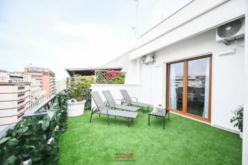 Newhouse CAVOUR Deluxe photo 1