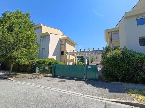 Studio with terrace and private parking space