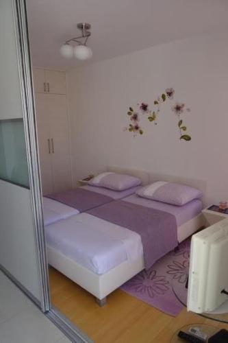 Apartment mit Blick auf das Wasser by Interhome