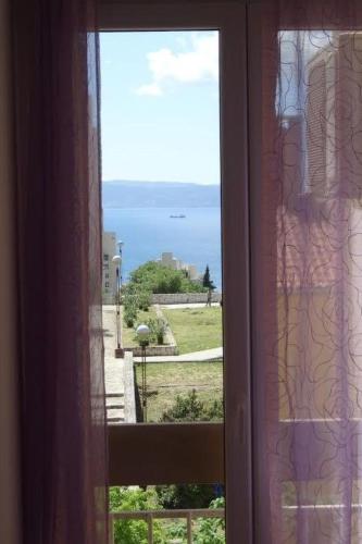 Apartment mit Blick auf das Wasser by Interhome