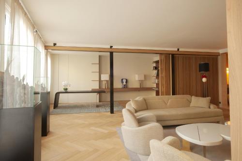 Luxueux Appartement avec balcon, Champs Élysées