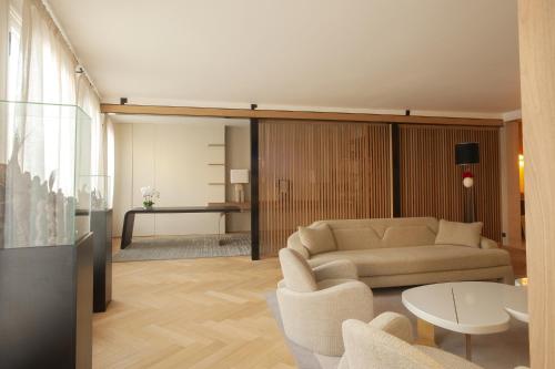 Luxueux Appartement avec balcon, Champs Élysées