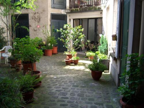 Charmant Appartement sur cours à Saint-Denis
