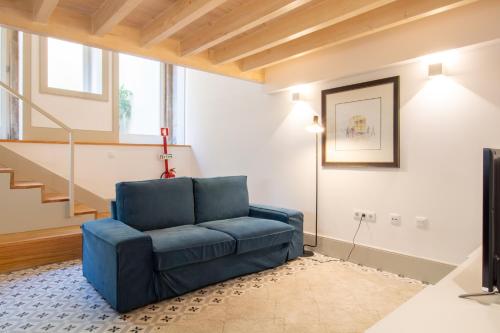 Central Stunning Duplex w/ Patio by LovelyStay