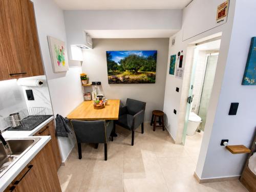 Neos Kosmos Living Space 200m from Metro