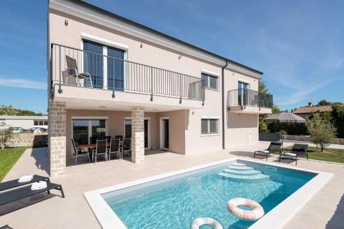 Villa Farini - with private pool near Porec