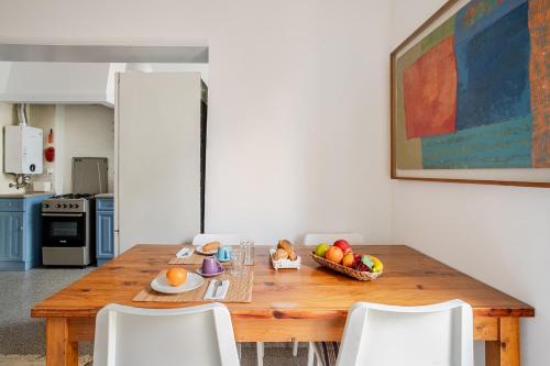 Fiona's - Traditional 2 bedroom apartment with amazing garden