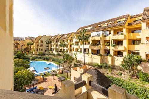 Cosy Sea View Flat with Terrace & Pool