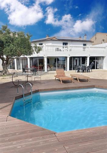Maison du Bonheur , Villa de Détente , tout confort Piscine, Billard,en pleine Camargue