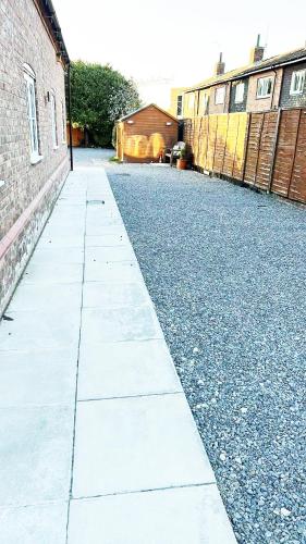 Apple House mews photo 26