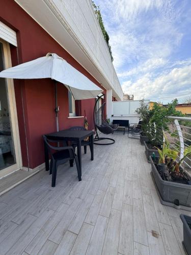 The Vibe-Sky Terrace & Private Free Parking-Self check In