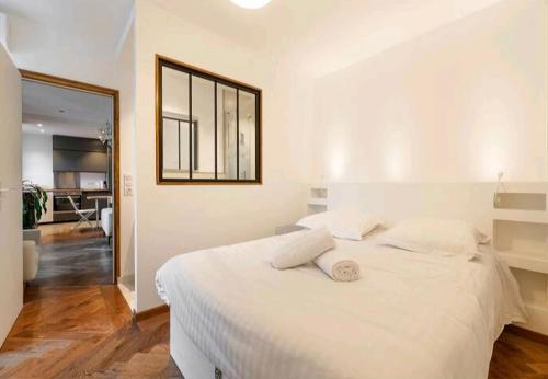 Chic Apartment at Nice Port 2 Suites with Private Bathrooms & AC