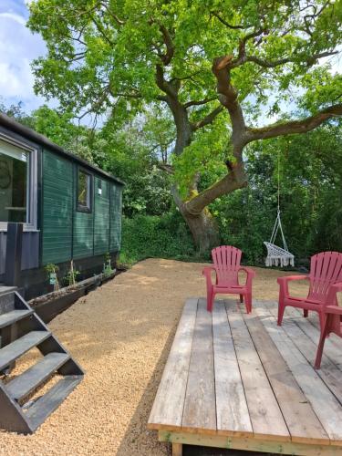 Gallery image of Roulotte - tiny house de la Ferme de la Chevêche in Fosses-La-Ville