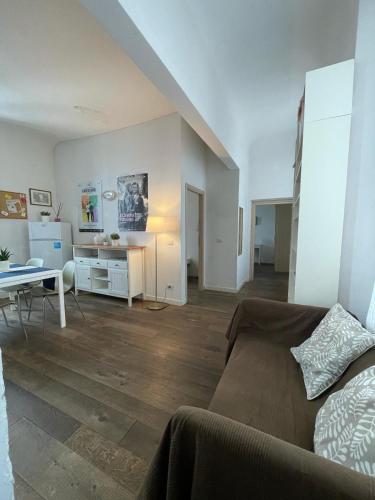 Bright & Central Apartment