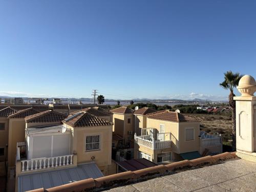 2-bedroom bungalow & roof terrace & community pool