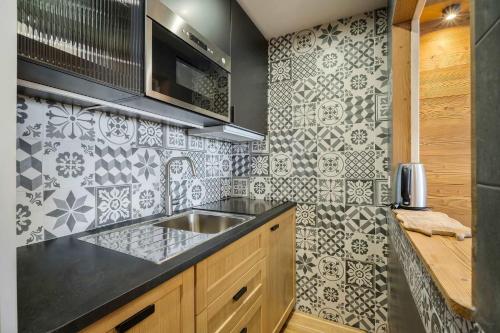 Cozy Renovated with Panoramic Mountain View