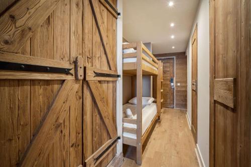 Cozy Renovated with Panoramic Mountain View