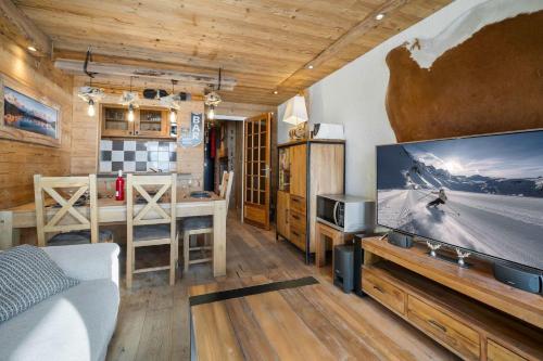 Mountain View Ski In Out Apartment