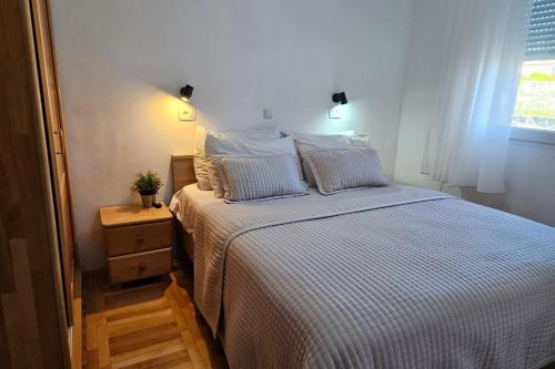 Apartment Zaboric 16492a