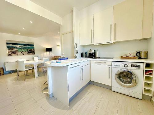 Vue mer 2 chambres Gallia Centre Cannes parking