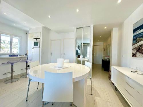 Vue mer 2 chambres Gallia Centre Cannes parking