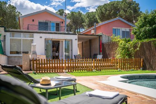 Casa familiar junto al lago con zona de juegos, cine y BBQ