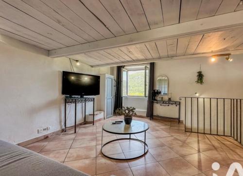 Appartement 5 personnes village provençal du haut var claviers