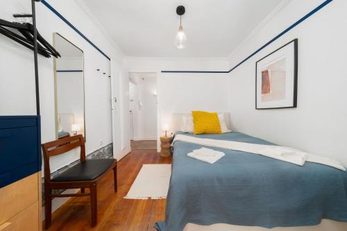 Central 6BR Luxury with River Views & AC