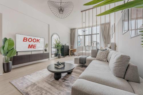 Free housekeeping visits during your stay - StayShort - Peaceful Studio Apartment at Frankfurt Tower in Sports City