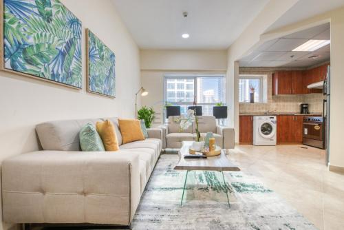 Next to Lake 2BR Apartment Accessible to Metro, Dubai Gate 2, Jumeirah Lake Towers by Deluxe Holiday Homes