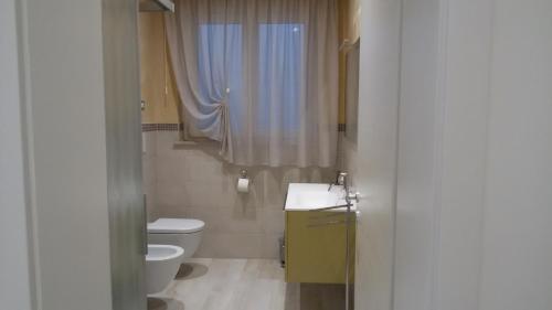 Ein Badezimmer in der Unterkunft Affittacamere Rubino Guest House