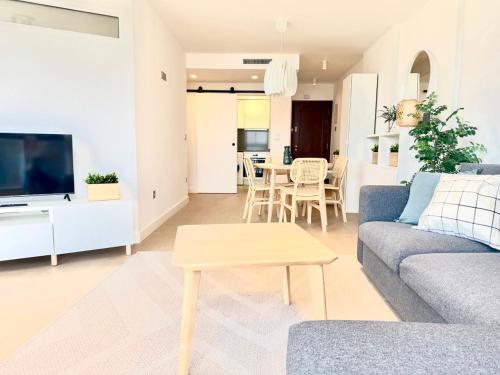 Seaview renovated apartment with outdoor pool