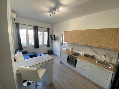 Alegria Piraeus Port Apartment