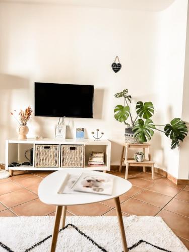 Boho Guesthouse Portimão - Cozy Stay Near Beaches