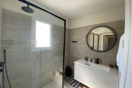 Modern House's Cannes - Swimming Pools AC and Garage - BENAKEY