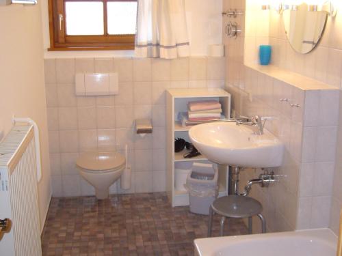 Ett badrum på Hermeshof und Biohaus