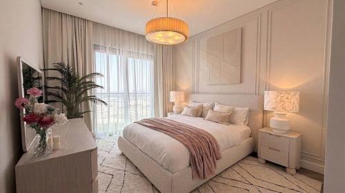 Luxury Designer 1BR - City Walk - Central Park