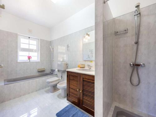 Spacious Carvoeiro Villa Casa Jemb 3 Bedrooms Great Pool Area