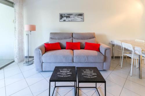 Studio in Antibes with AC Terrace & Pool - BENAKEY