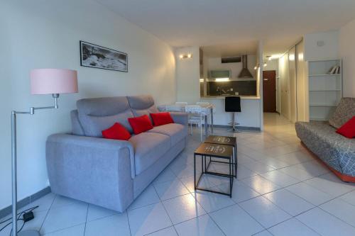 Studio in Antibes with AC Terrace & Pool - BENAKEY