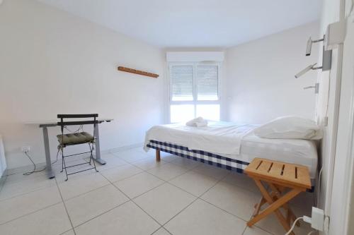 3BR in Cannes with Swimming Pool Terraces Parking & AC - BENAKEY