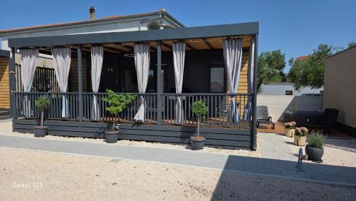 Arni Mobil Home