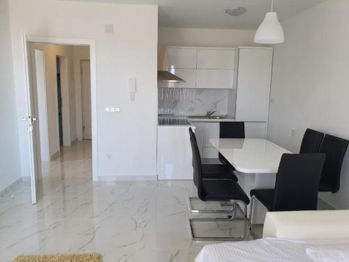 Villa Sandy Luxury Pool Apartments