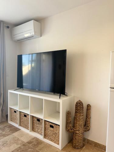 LE TERRACOTTA COTE D'AZUR - Proche PLAGE - Terrasse & Confort - CLIM - Parking et Wifi Gratuit- OFFRE SPECIALE